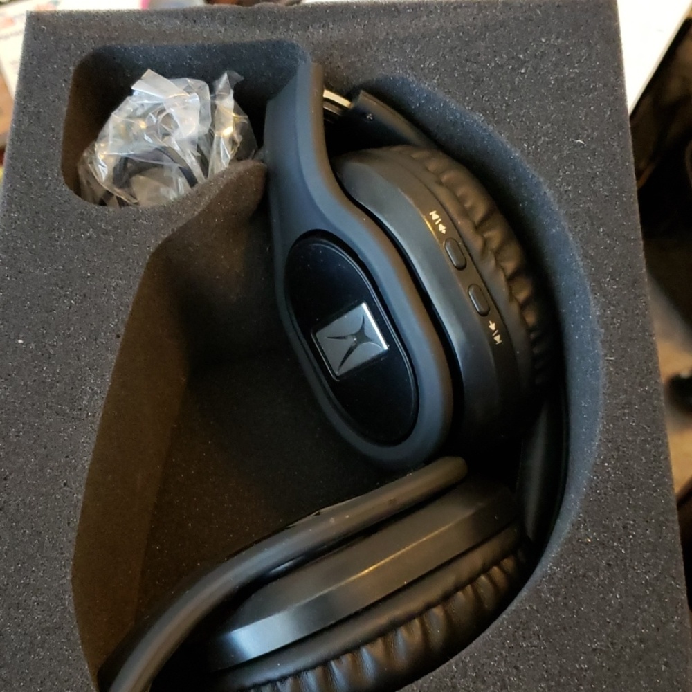 ALTEC LANSING BLUETOOTH HEADPHONES - Picture 2 of 2